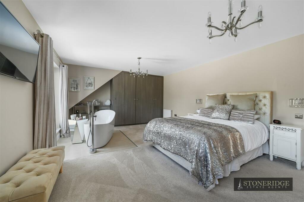 Additional property image - Maltings Lodge, Frating Road, Great Bromley