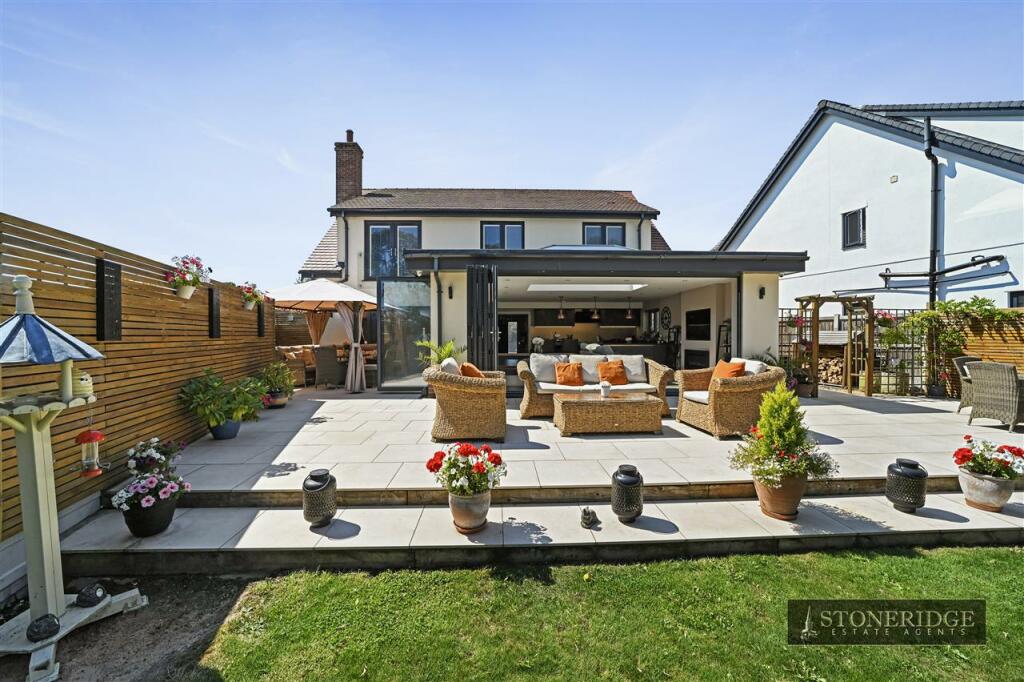 Additional property image - Maltings Lodge, Frating Road, Great Bromley
