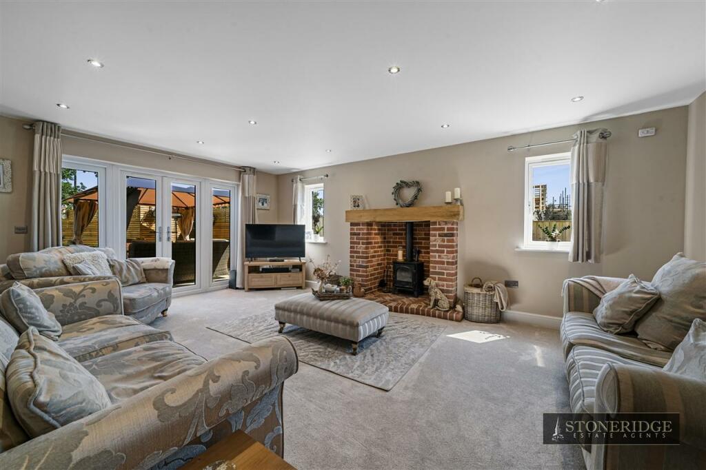 Additional property image - Maltings Lodge, Frating Road, Great Bromley