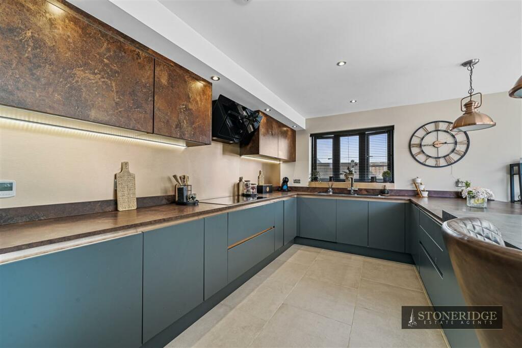 Additional property image - Maltings Lodge, Frating Road, Great Bromley