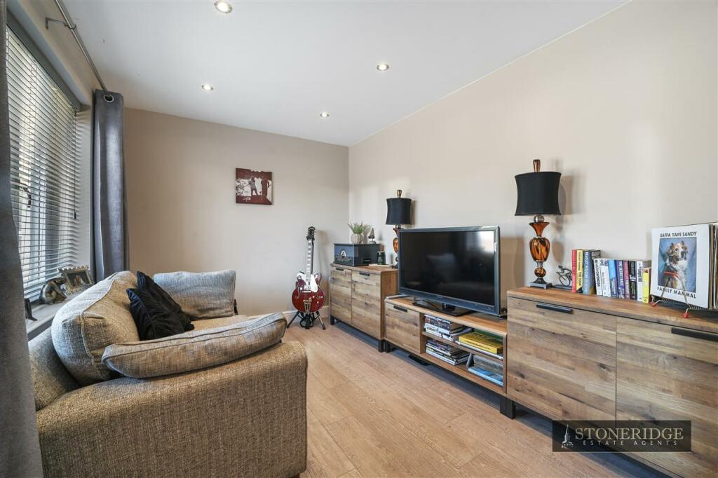 Additional property image - Maltings Lodge, Frating Road, Great Bromley