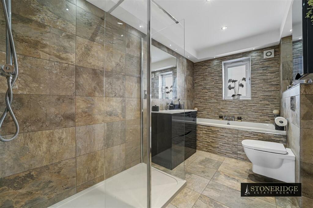 Additional property image - Maltings Lodge, Frating Road, Great Bromley