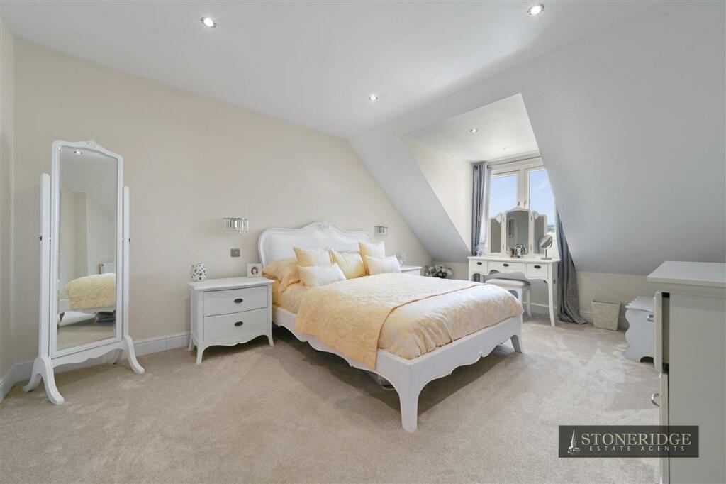 Additional property image - Maltings Lodge, Frating Road, Great Bromley