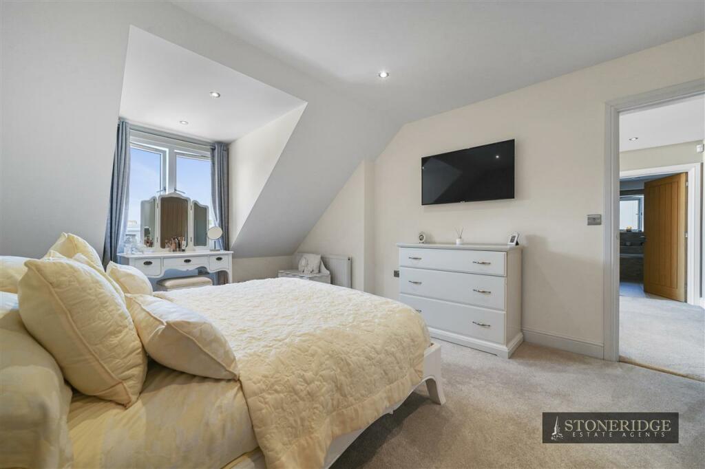Additional property image - Maltings Lodge, Frating Road, Great Bromley