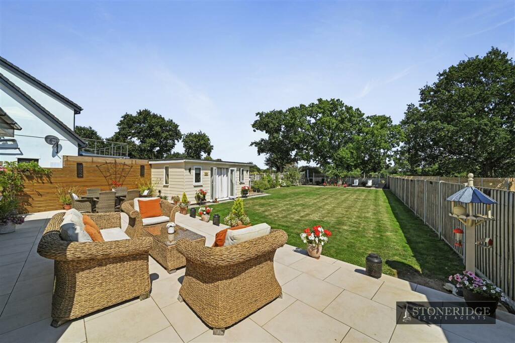 Additional property image - Maltings Lodge, Frating Road, Great Bromley
