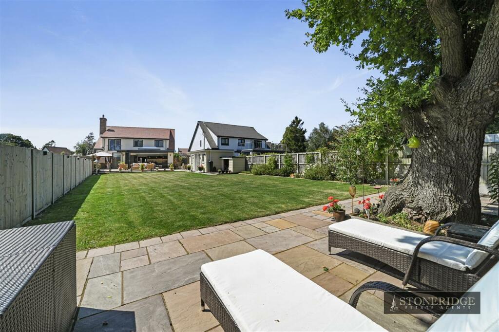 Additional property image - Maltings Lodge, Frating Road, Great Bromley