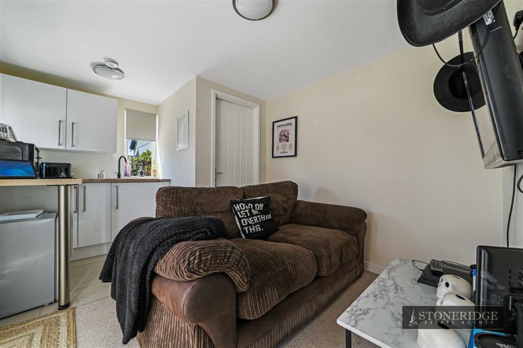 Additional property image - Maltings Lodge, Frating Road, Great Bromley
