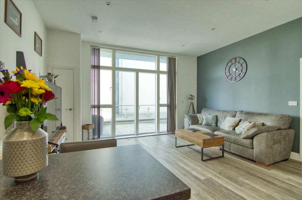 Additional property image - Harbour square, Waterside Marina, Brightlingsea