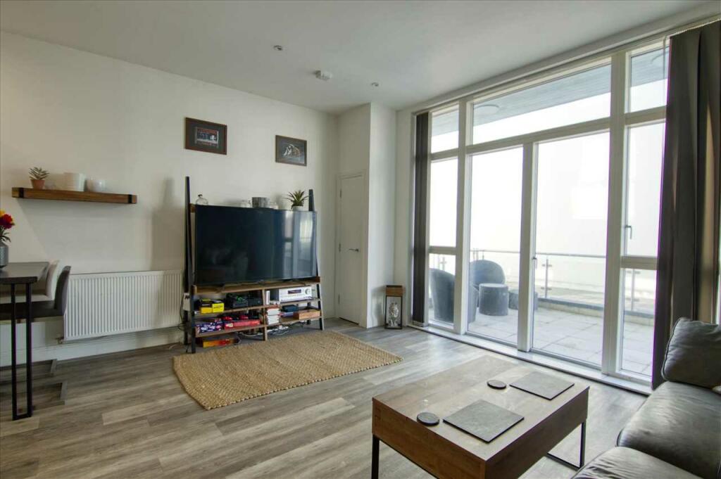Additional property image - Harbour square, Waterside Marina, Brightlingsea