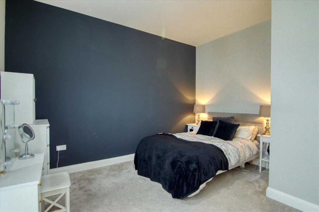 Additional property image - Harbour square, Waterside Marina, Brightlingsea
