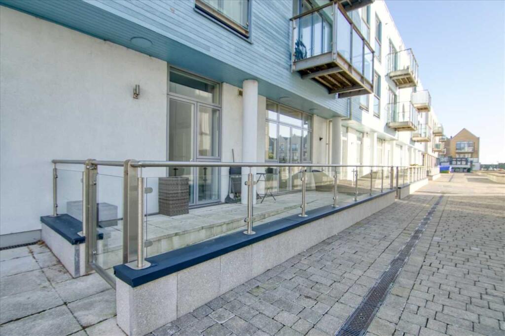 Additional property image - Harbour square, Waterside Marina, Brightlingsea