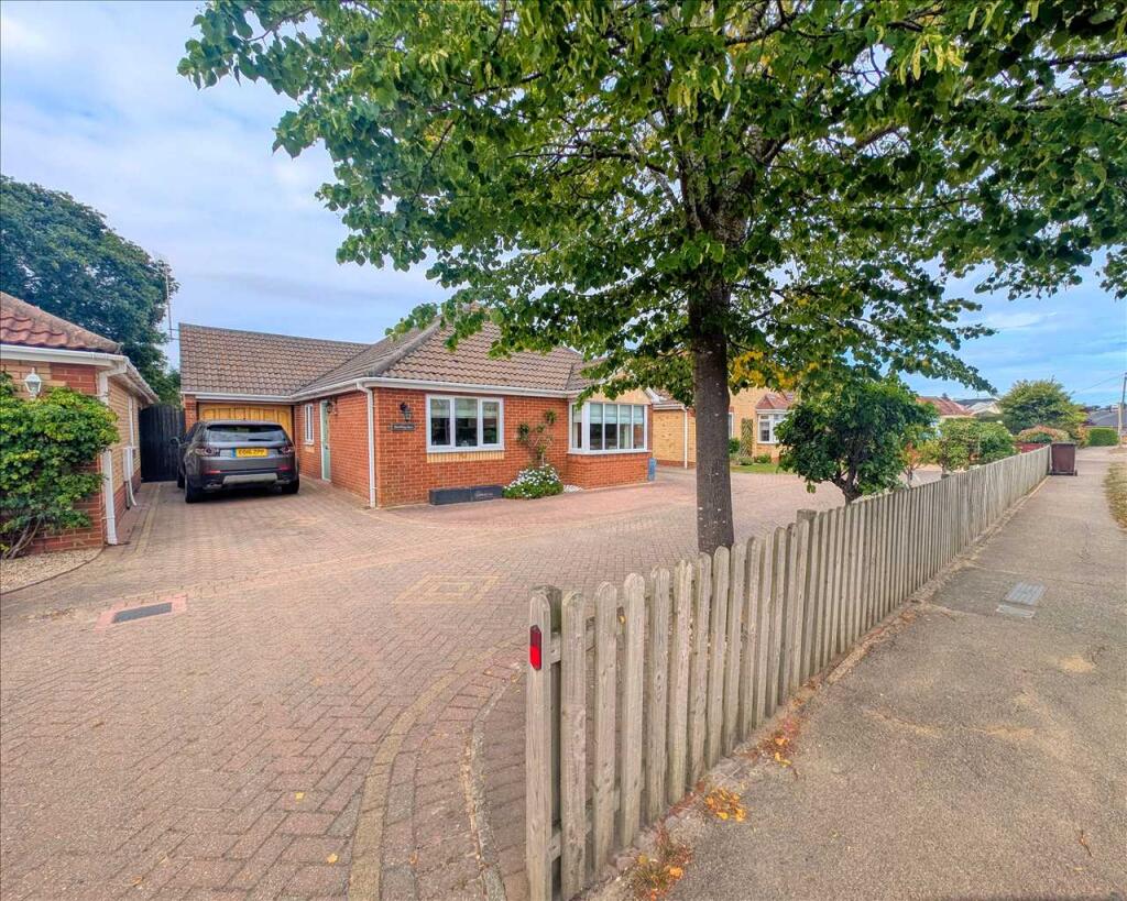 Main image of property: Rambling Rose, Clacton Road, Thorrington