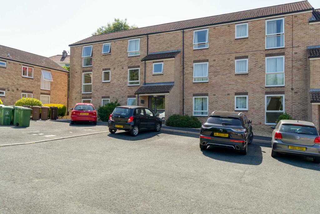 2 bedroom flat for rent in Dynevor Close, Hartley, Plymouth, PL3
