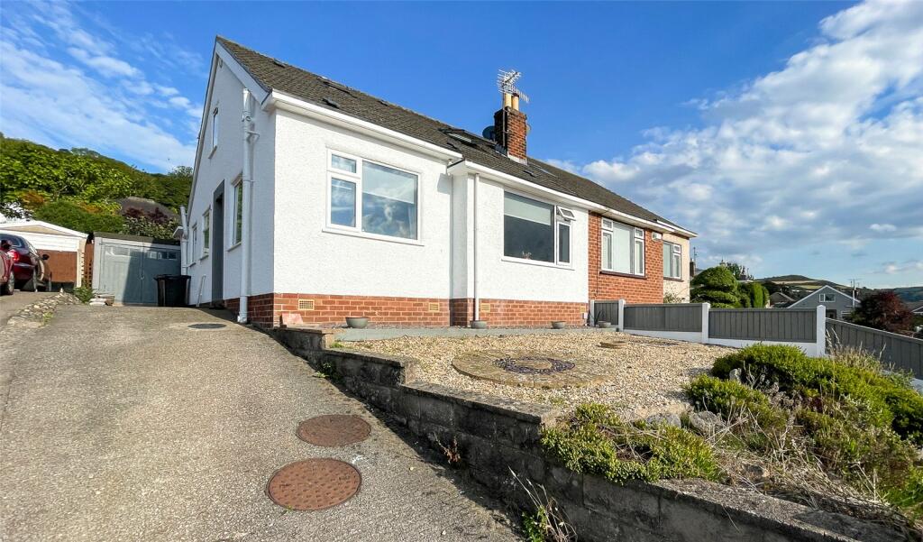 3 bedroom bungalow for sale in Cambrian Drive, Rhos on Sea, Colwyn Bay