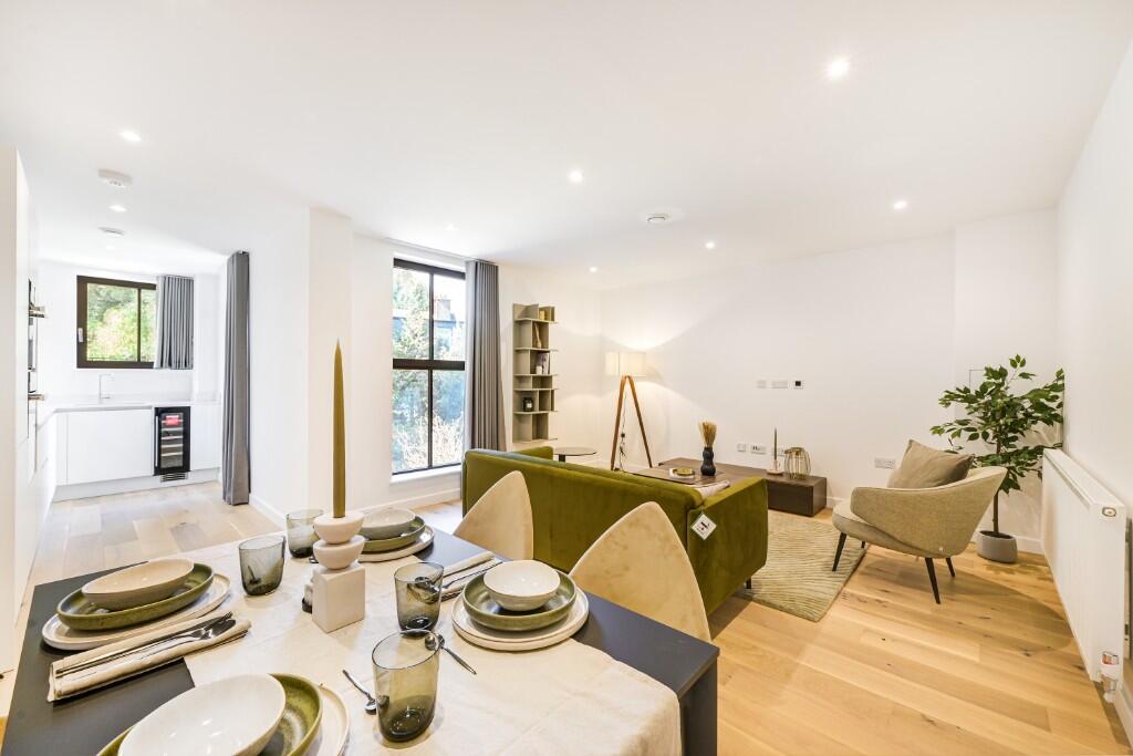 Main image of property: Twickenham Gateway, Bradshaw Close, Twickenham, TW1