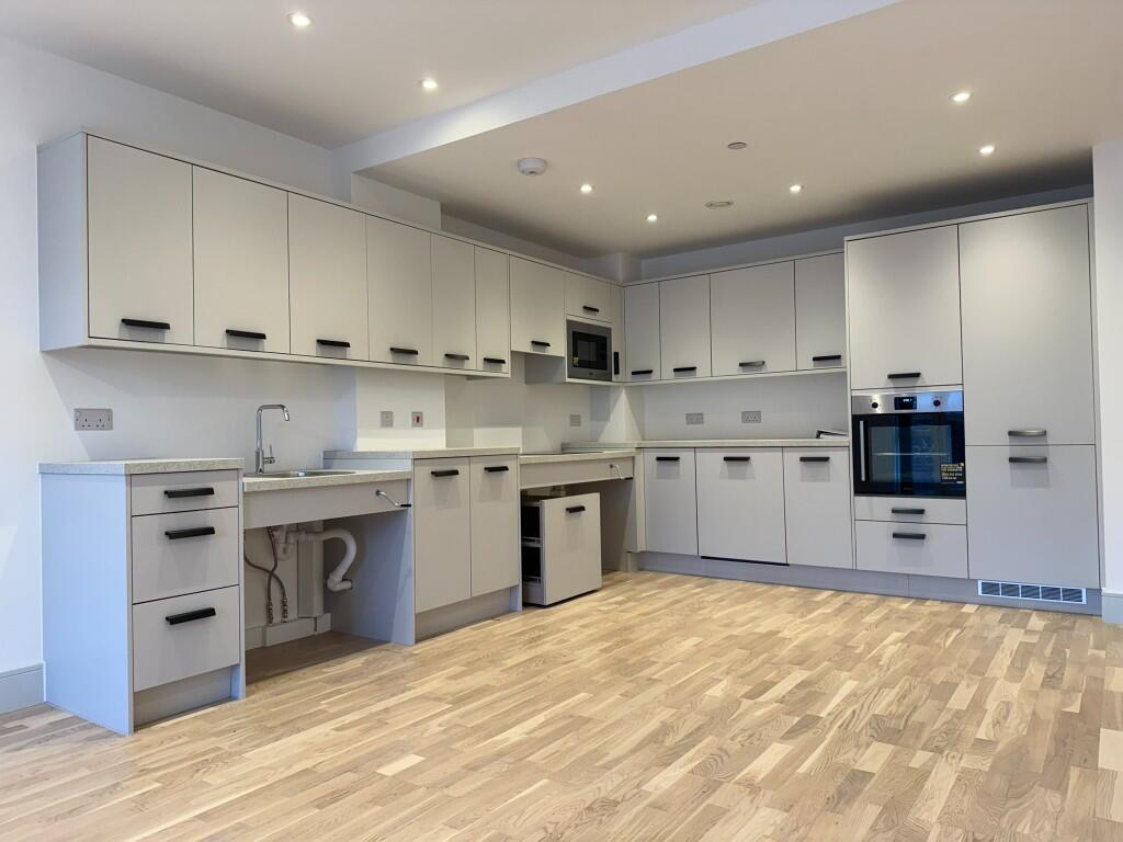 Main image of property: Park Avenue, London, NW2