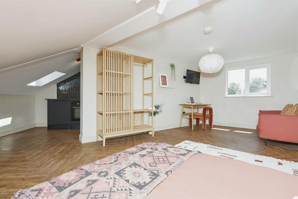Studio flat for rent in Windmill Hill Lane, Derby, DE22