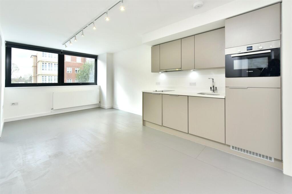 Main image of property: High Road, London, N12