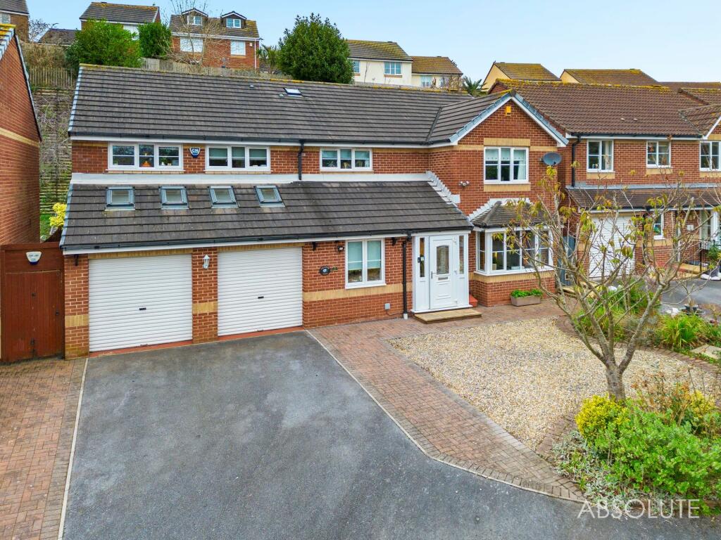 7 bedroom detached house for sale in Trelissick Close, Paignton, TQ3