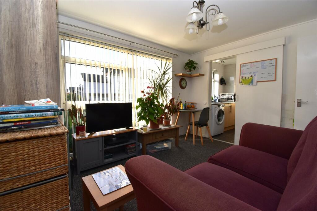 Apartment to rent on Beach Station Road, Felixstowe, Suffolk, IP11