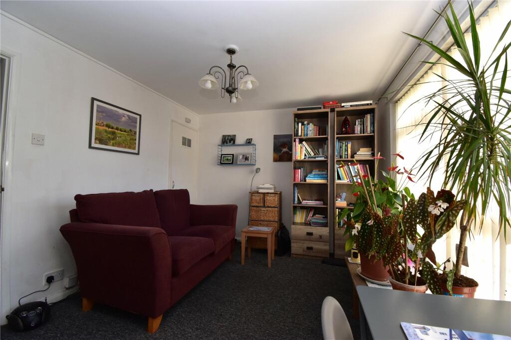 Apartment to rent on Beach Station Road, Felixstowe, Suffolk, IP11