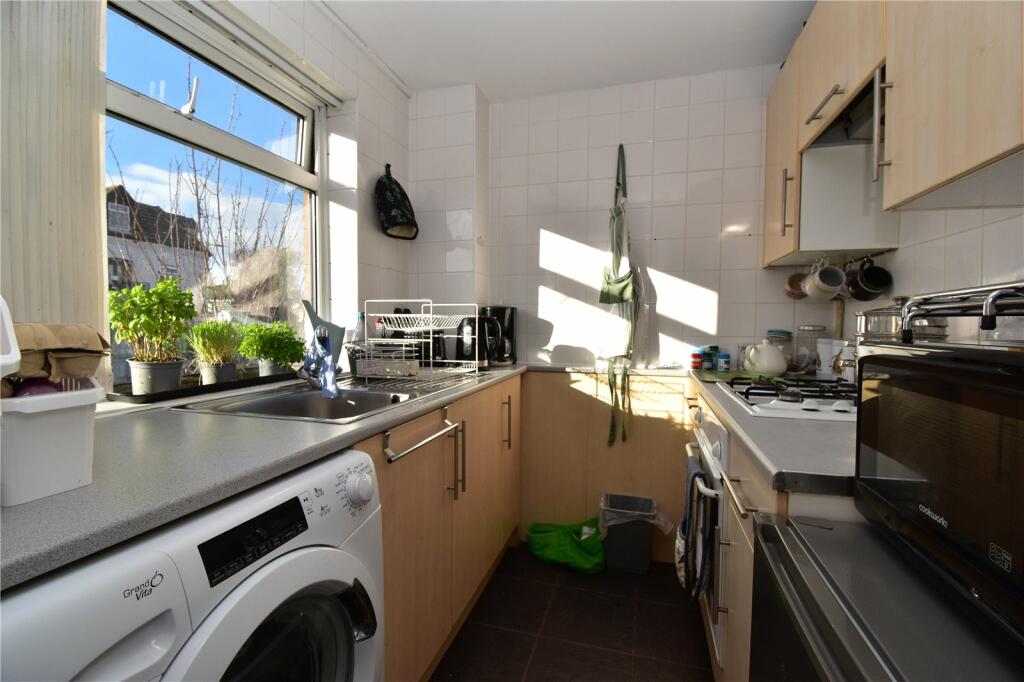 Apartment to rent on Beach Station Road, Felixstowe, Suffolk, IP11