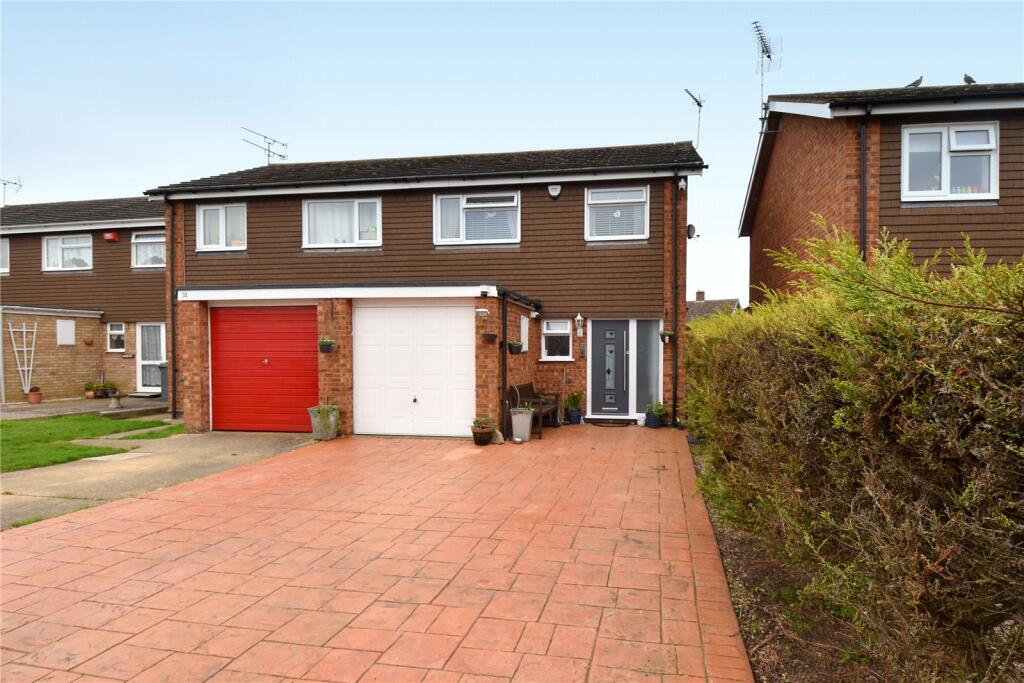 3 bedroom semidetached house for sale in Gosford Way, Felixstowe
