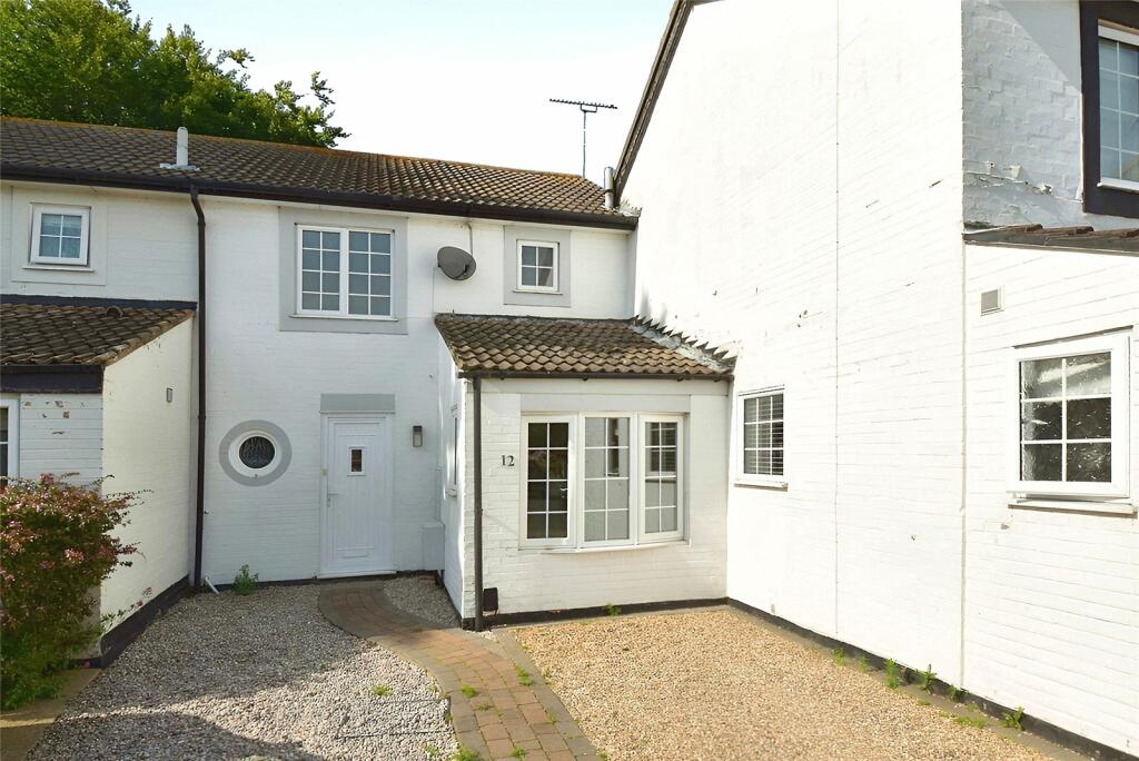 3 bedroom terraced house for sale in Longcroft, Felixstowe, Suffolk, IP11