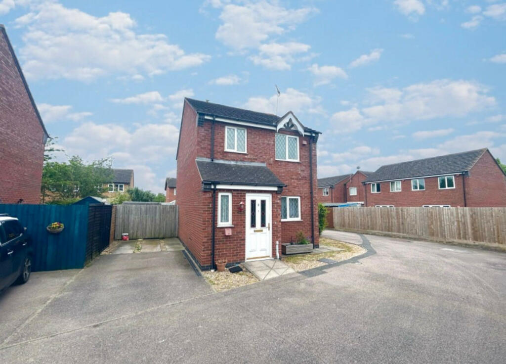 3 bedroom detached house for sale in Plover Road, Stamford, PE9