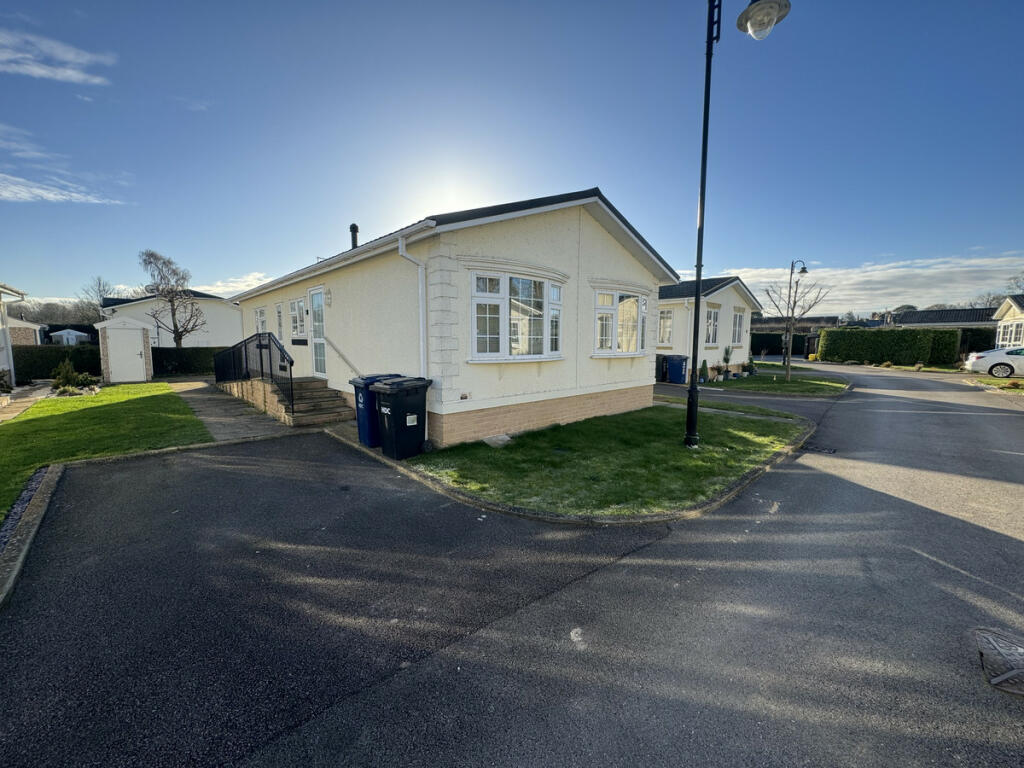 2 bedroom park home for sale in Park Lane, Godmanchester, PE29