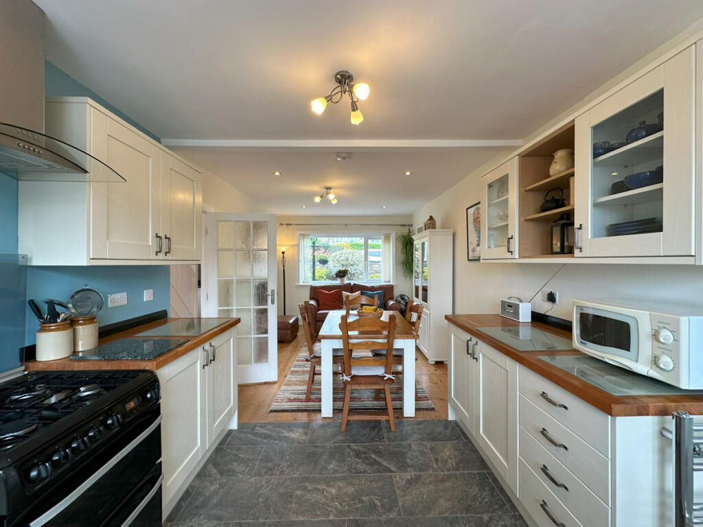 Additional property image - Moorfield Drive, Oakworth, BD22