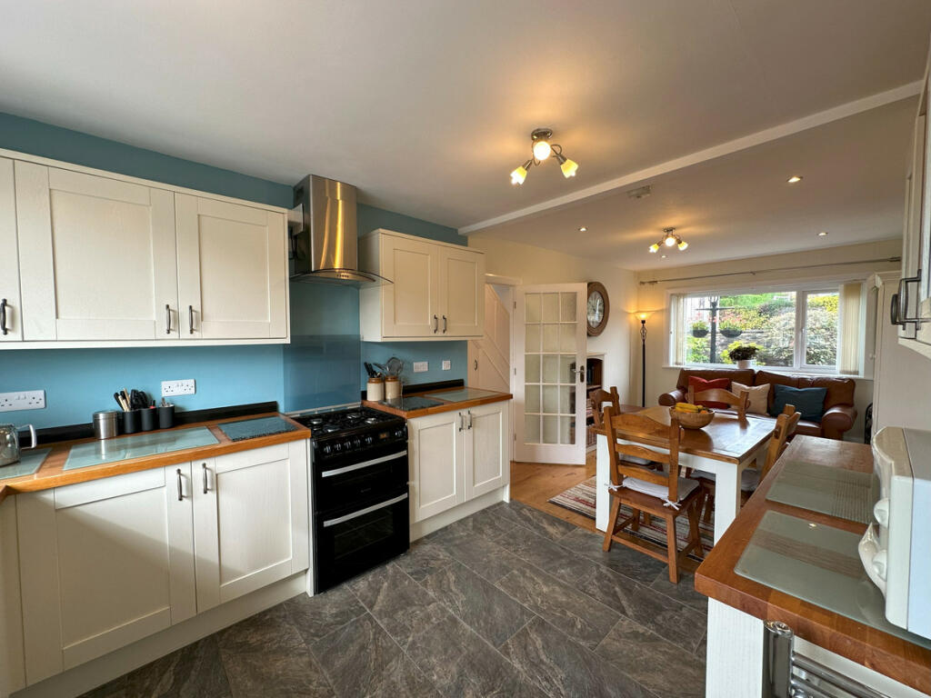Additional property image - Moorfield Drive, Oakworth, BD22