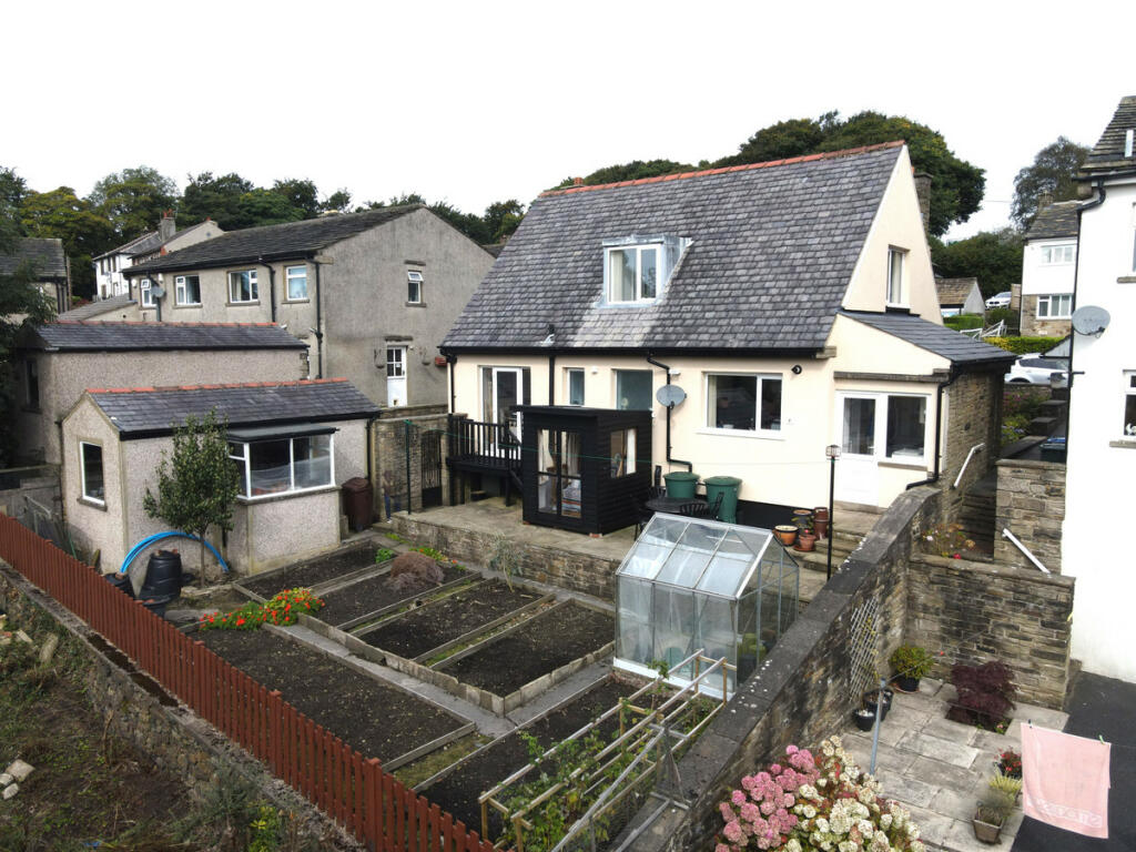 Additional property image - Moorfield Drive, Oakworth, BD22