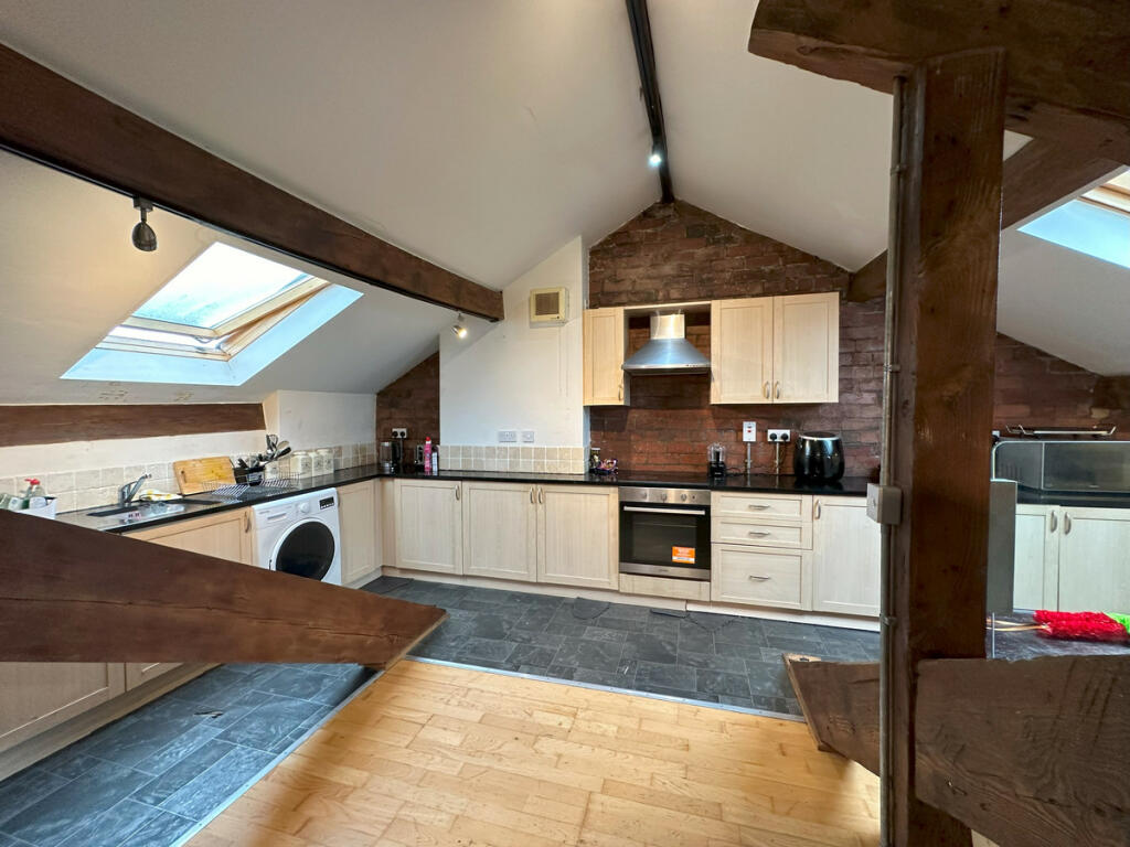 Additional property image - Broad Street, Bradford, BD1