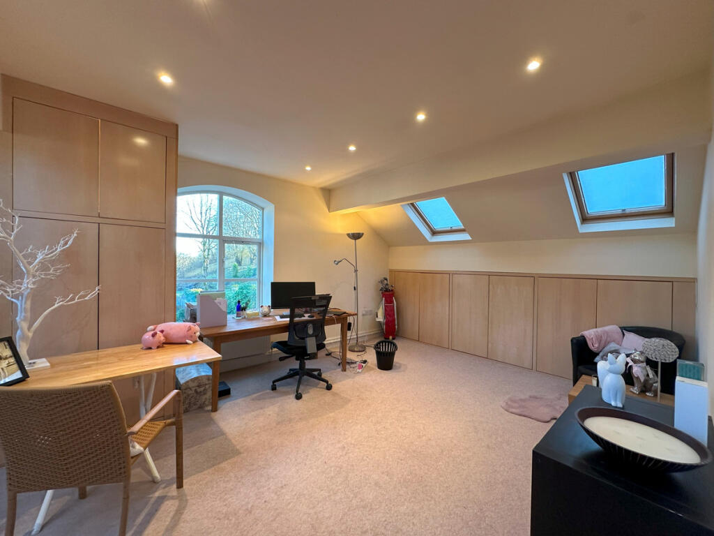 Additional property image - Lower Holme Way, Keighley, BD22