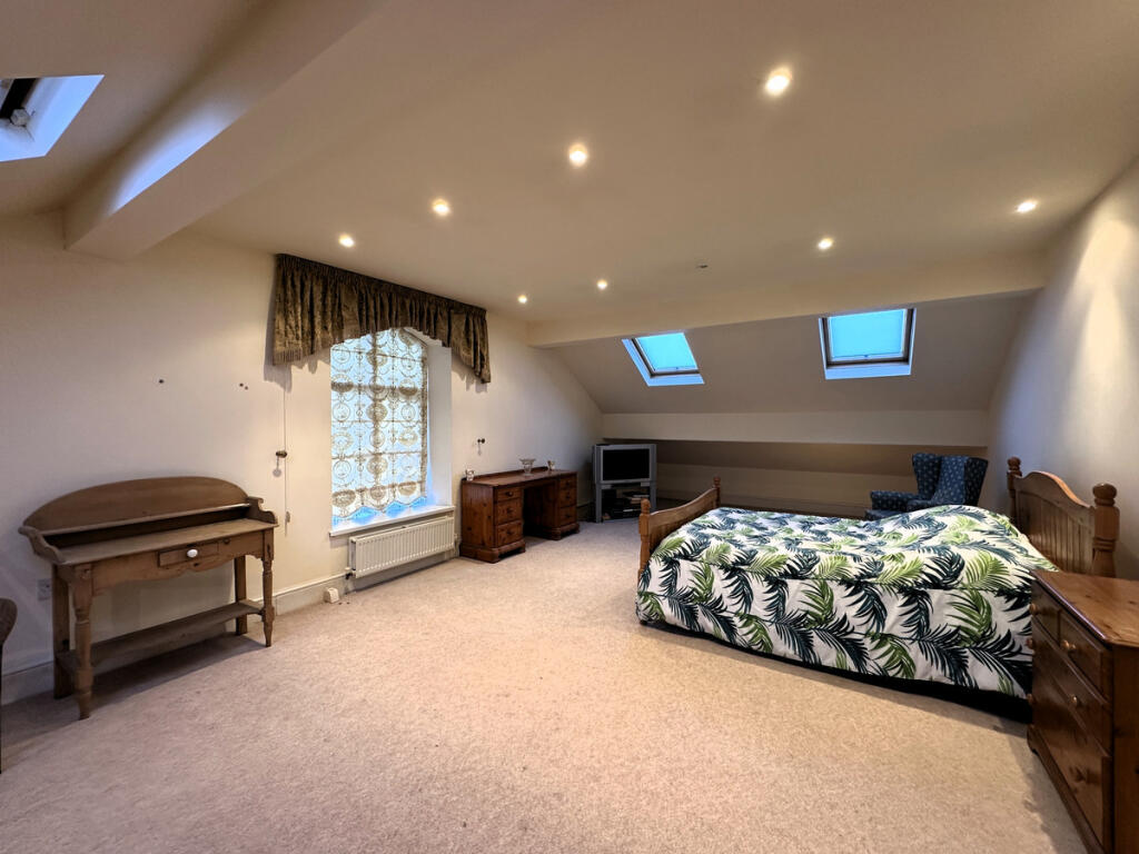 Additional property image - Lower Holme Way, Keighley, BD22