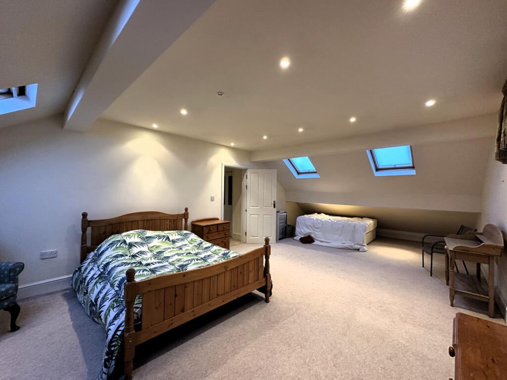 Additional property image - Lower Holme Way, Keighley, BD22