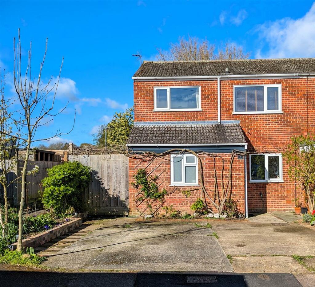 3 bedroom house for sale in Third Avenue, Glemsford, CO10