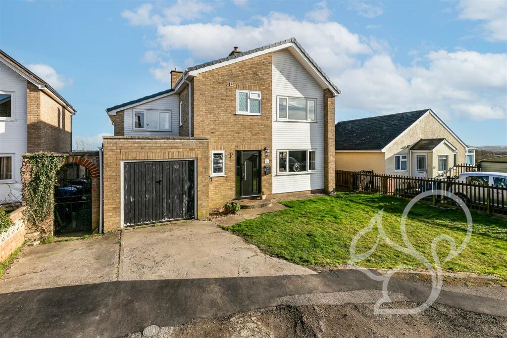 4 bedroom detached house for sale in The Pippins, Glemsford, CO10