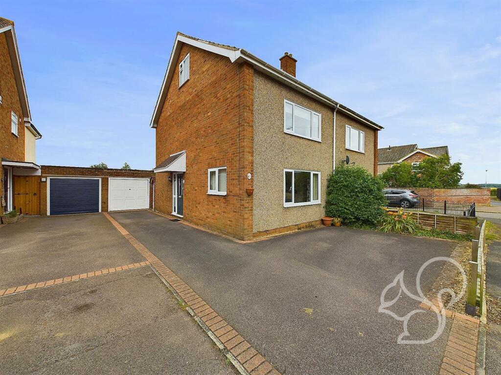 4 bedroom semidetached house for sale in Kings Road, Glemsford, CO10