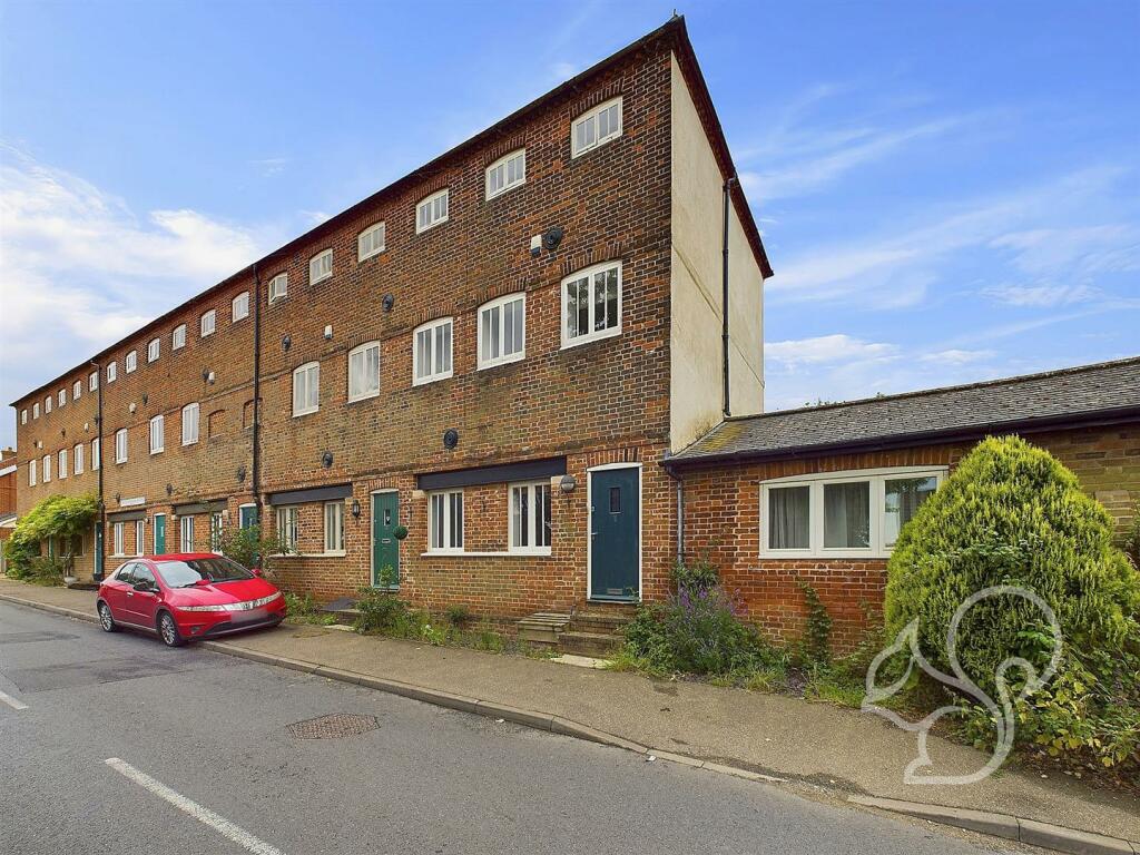 2 bedroom end of terrace house for sale in Bells Lane, Glemsford, CO10