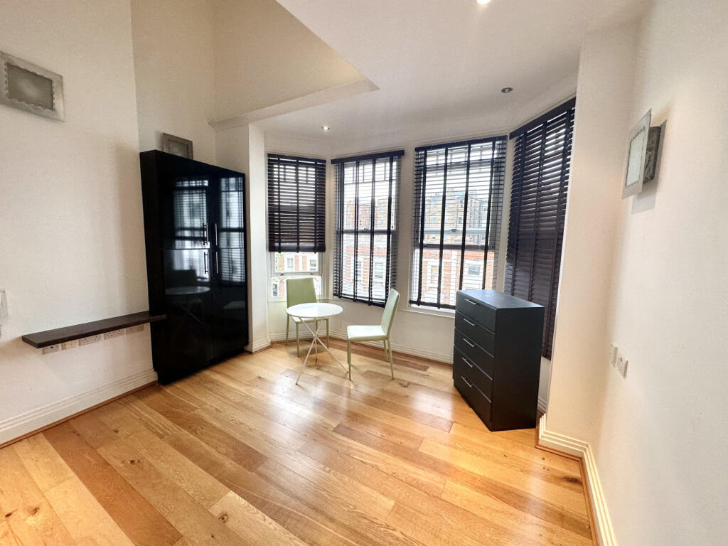 Studio flat for rent in West End Lane, London, NW6