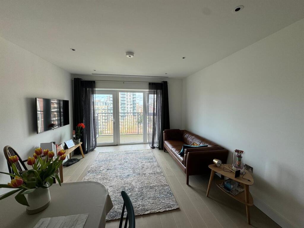 Main image of property: Beaufort Square, Colindale, London