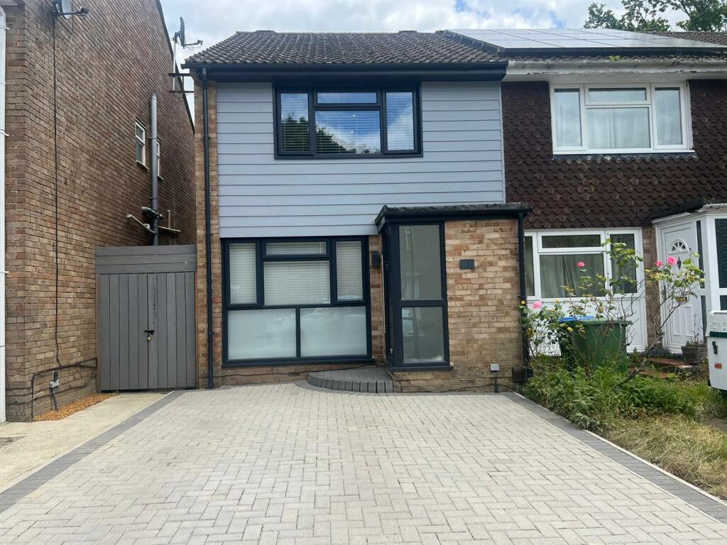 3 bedroom end of terrace house for sale in Daintree Close,SHOLING Southampton, SO19