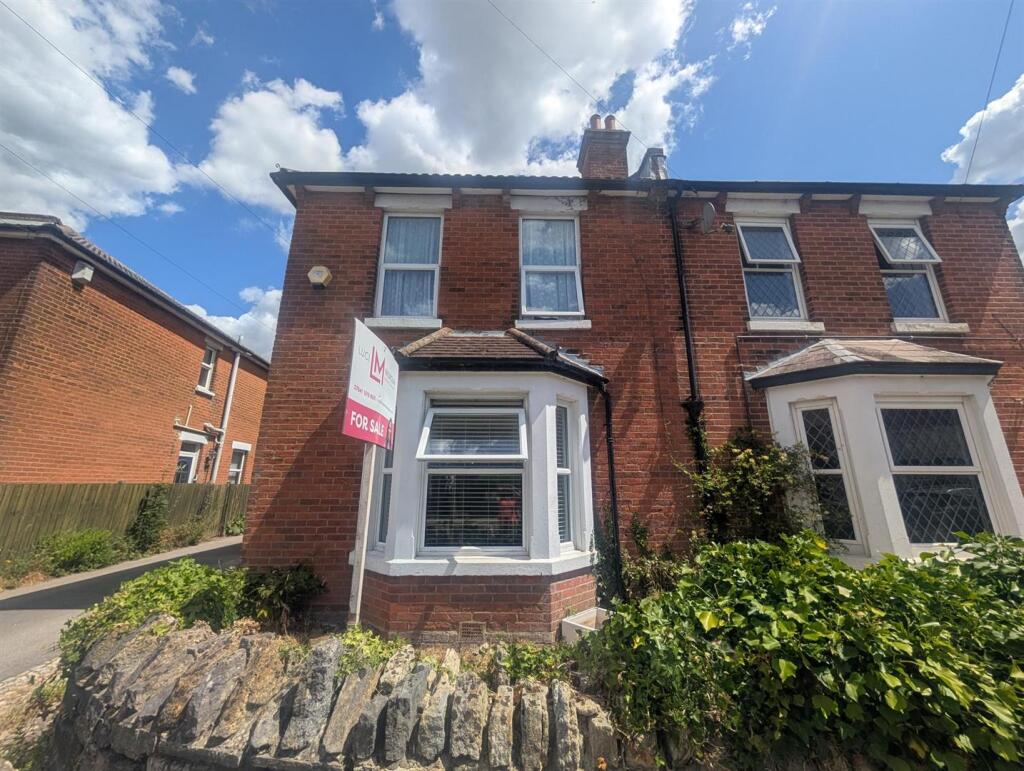 Main image of property: The Crescent, Eastleigh
