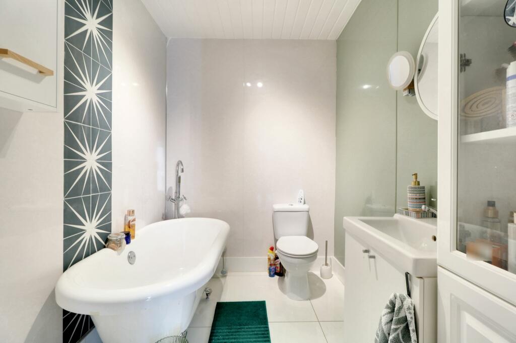 Additional property image - Centre Drive, Newmarket, CB8