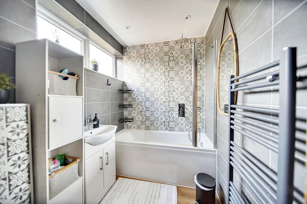 Additional property image - Aureole Walk, Newmarket, CB8