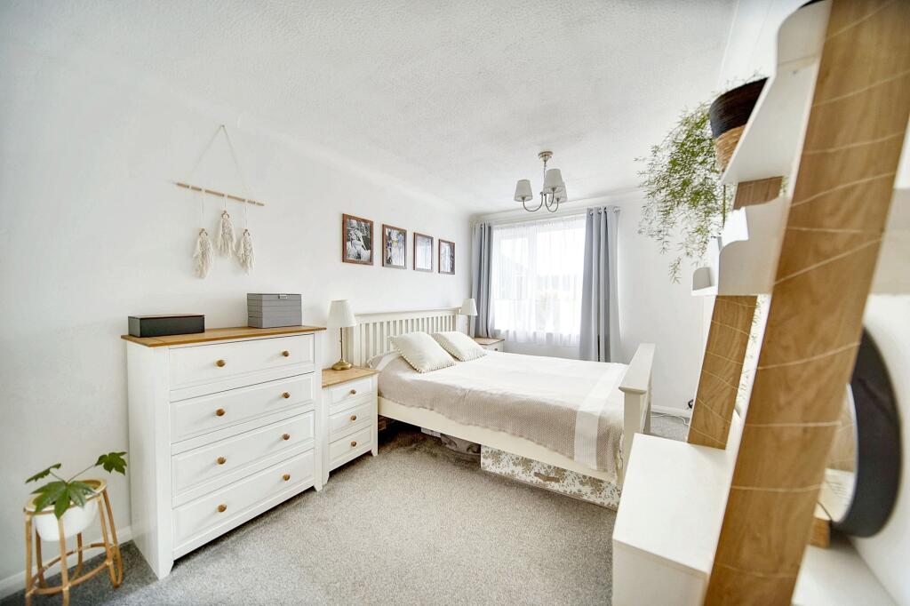 Additional property image - Aureole Walk, Newmarket, CB8