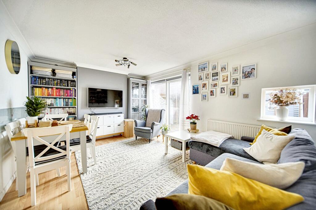 Additional property image - Aureole Walk, Newmarket, CB8