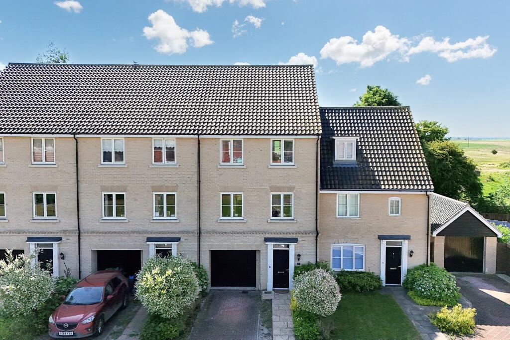 4 bedroom terraced house